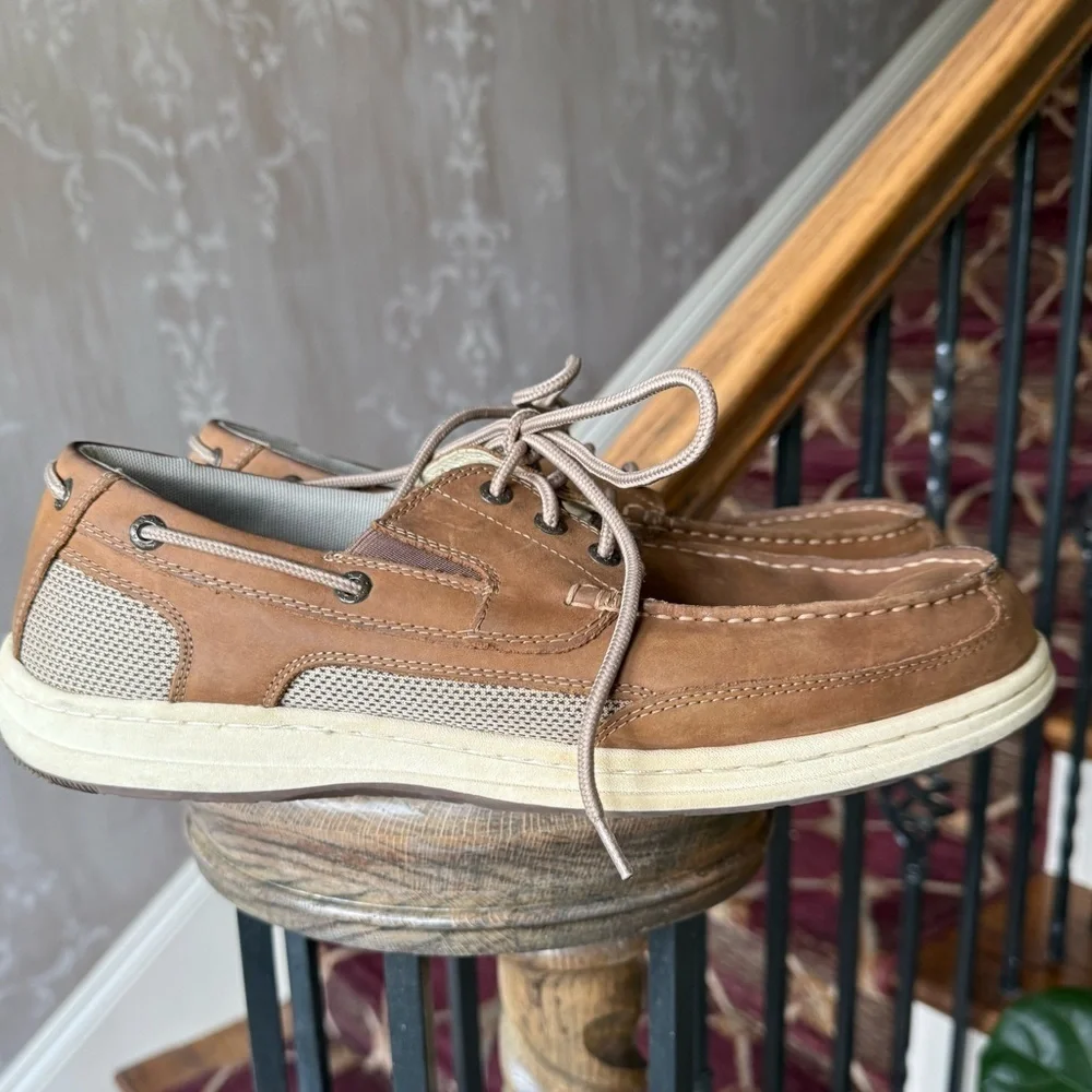 Dockers men’s BEACON  lace up 12 W boat shoe very good condition leather brown